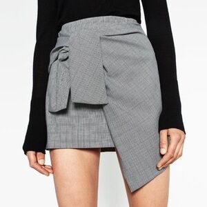 Zara Black & White Houndstooth mini Skirt with Bow Knot